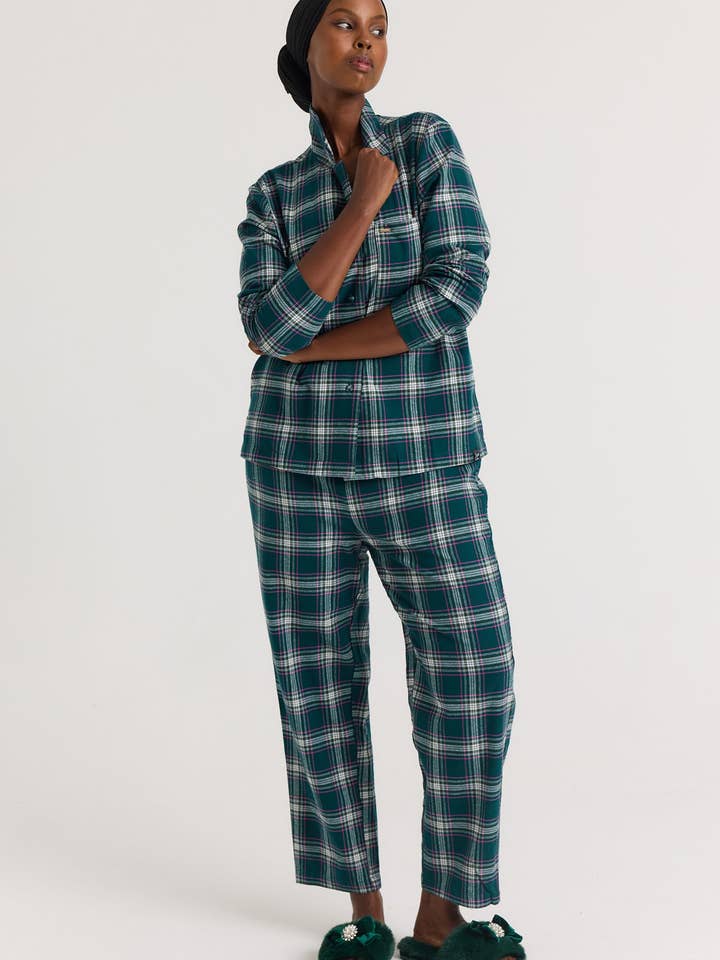 Plaid Long Pyjama Set in Green for wholesale on Faire4