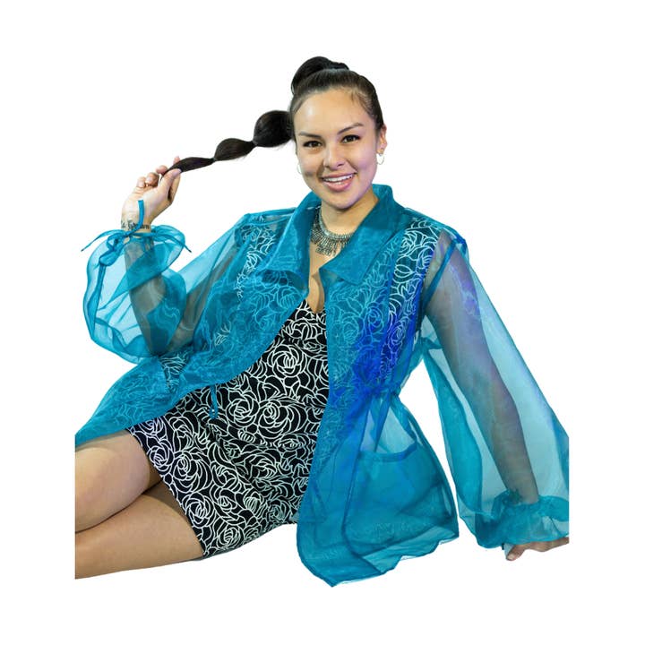 Couvre-lit Olivia en organza bleu sarcelle pour la vente par Lonesome & Thread