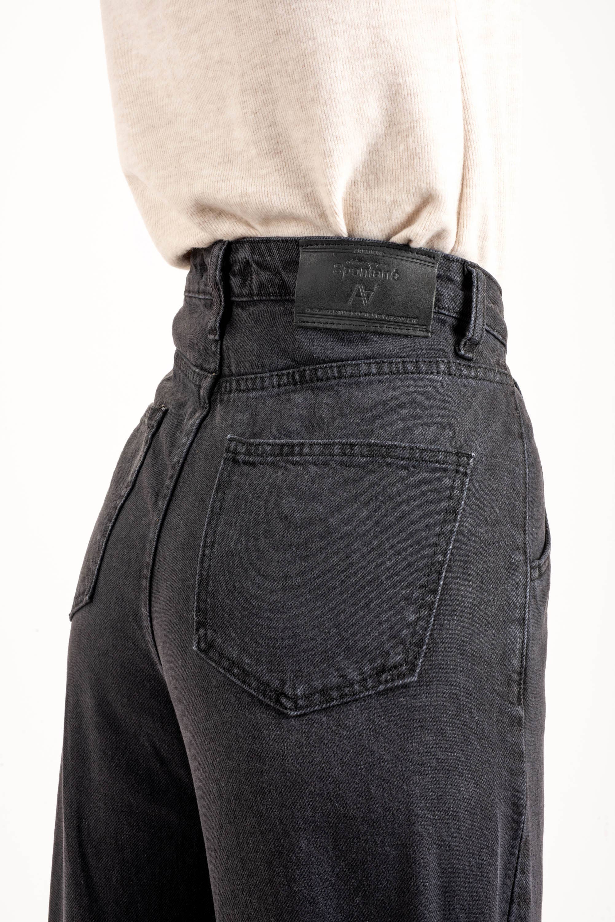 SPONTANÉ - Wholesale Jeans - Women's - Slouchy jeans - stylish and comfortable - CasualChic Denim6