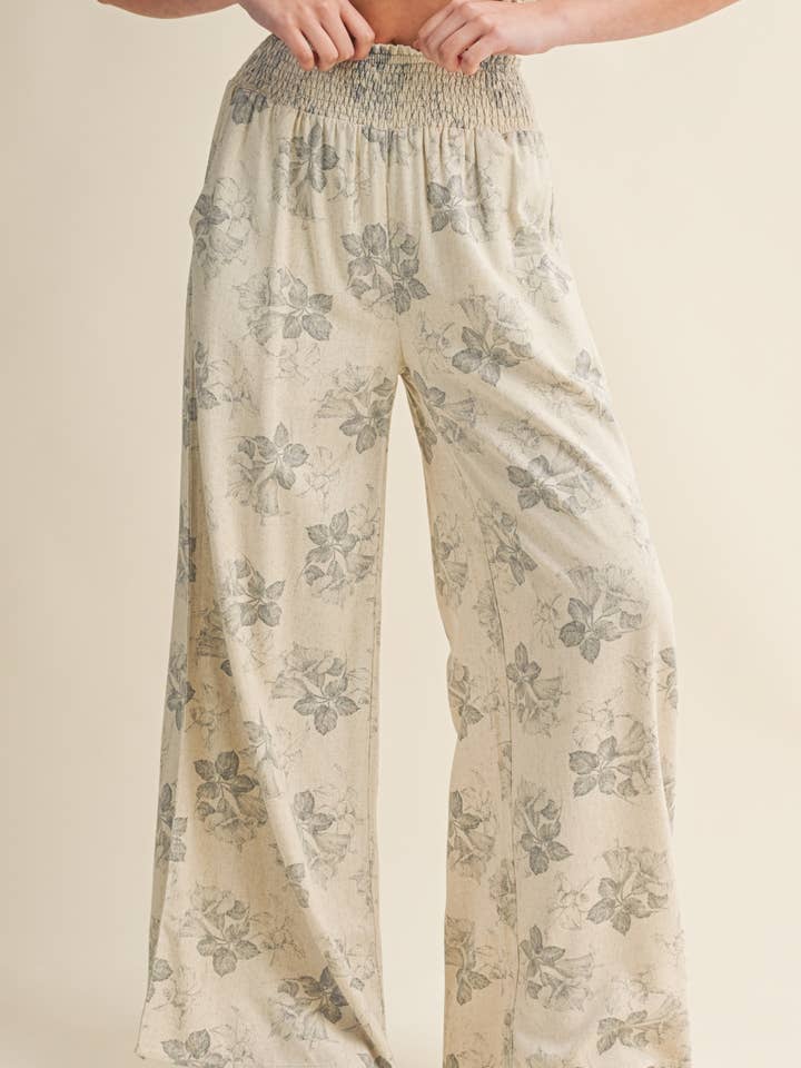 P6091ST PANTALON À TAILLE SMOCKÉE IMPRIMÉ FLORAL pour la vente par MIOU MUSE