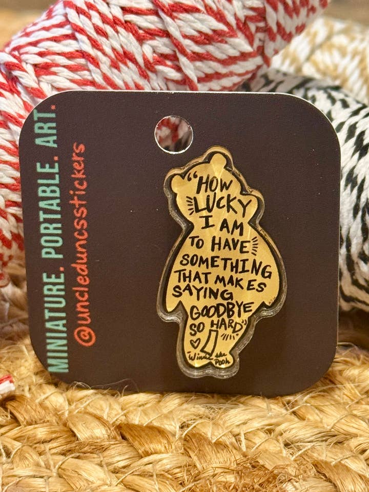 Pooh Beer Acryl Pin voor wholesale door Uncle Dunc's Sticker Shoppe