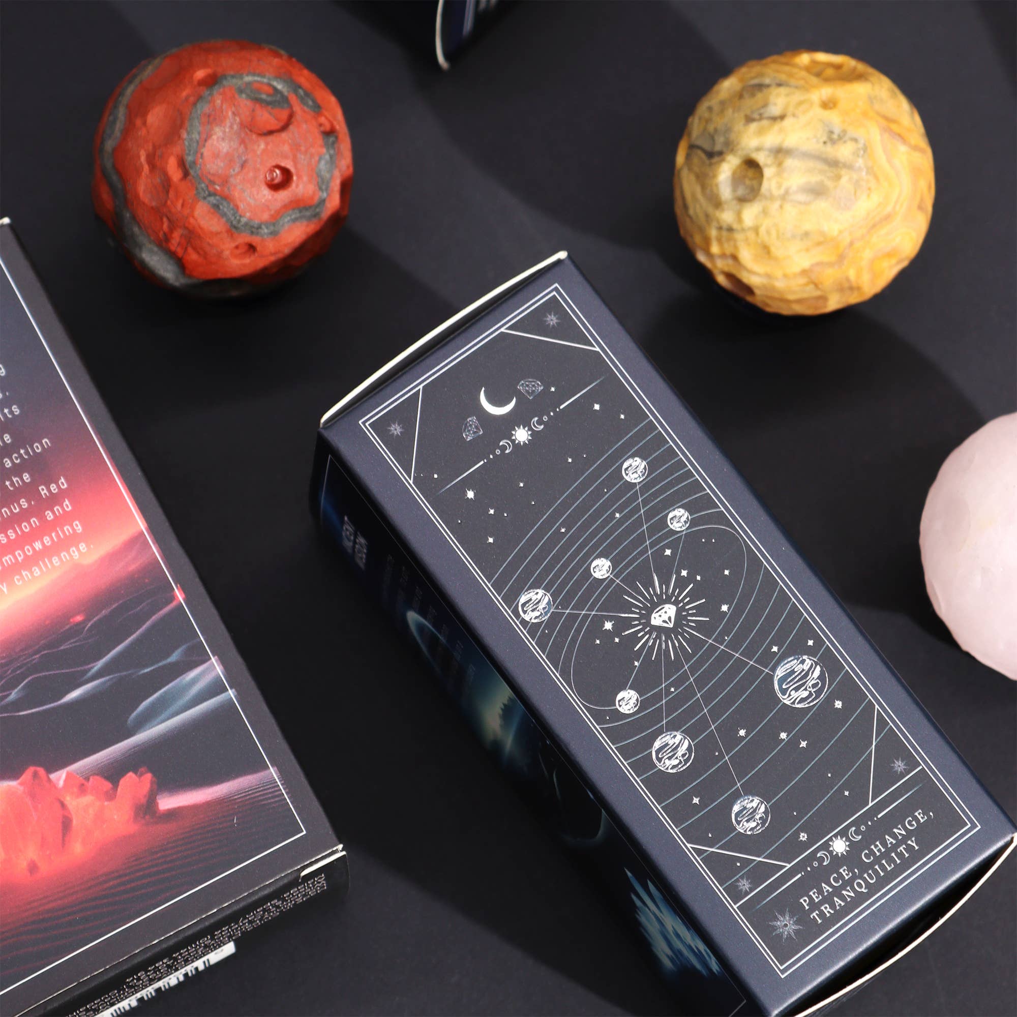 AW Artisan - Vendita all'ingrosso Pietra/cristallo spirituale - Pianeta di Ametista con Supporto in Pietra Solare - 40 mm4