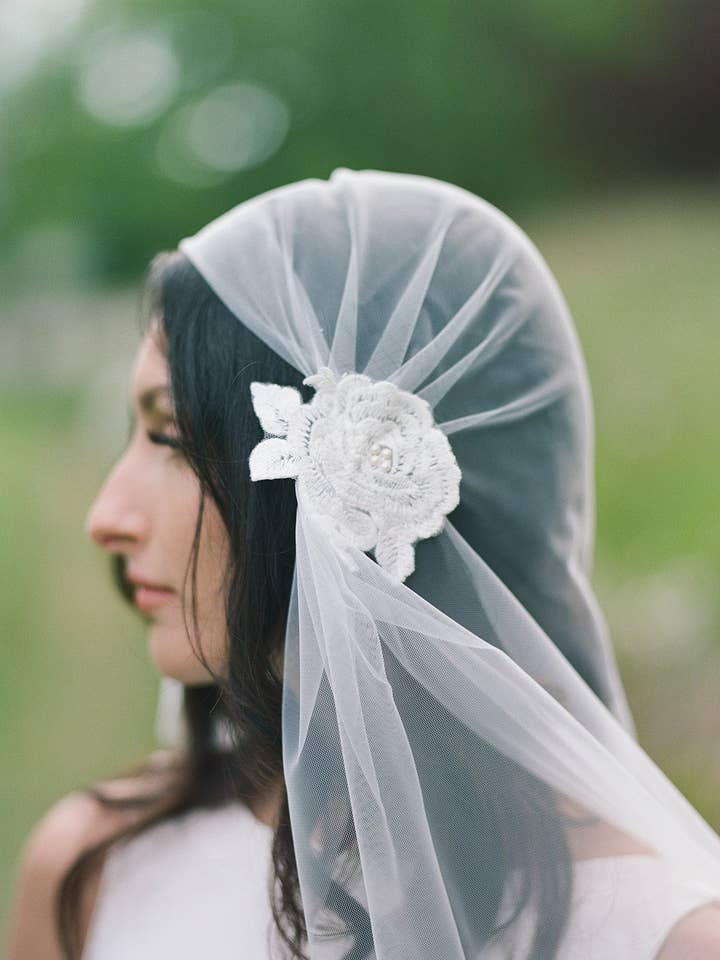 Voile de mariée Juliet Cap Rose du Désert pour la vente par Miss Foxine Couture