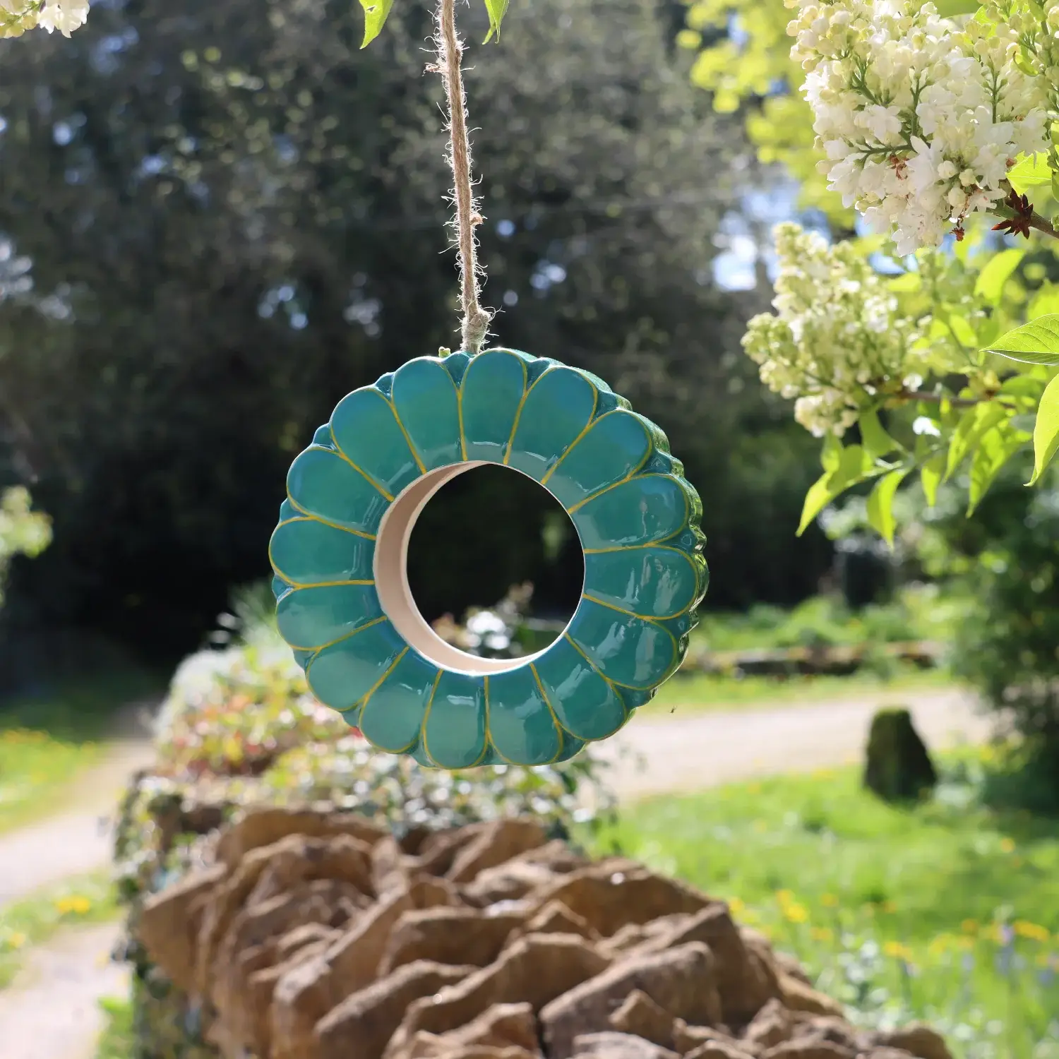 Wildlife World – wholesale Bird feeder – African Daisy Ceramic Hanging Bird Feeder2