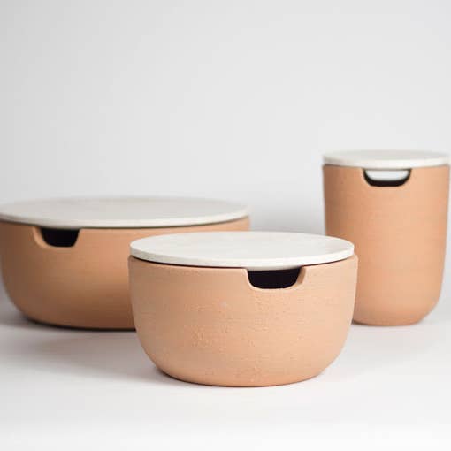 Corbeille à fruits en pierre sicilienne et terre cuite réfractaire naturelle pour la vente par LA CASA DI PIETRA