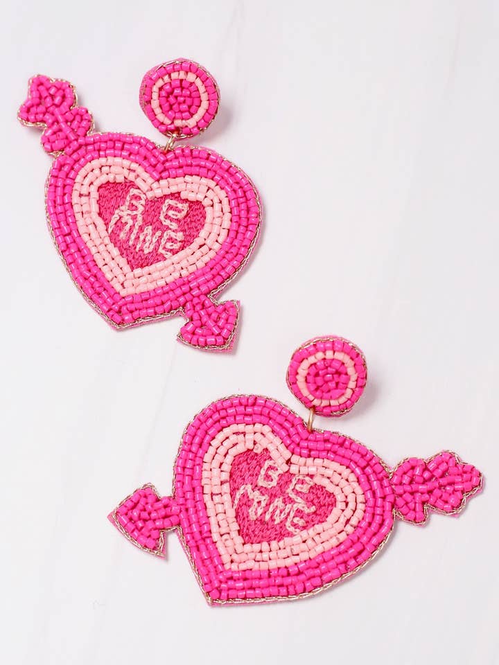 Boucle d'oreille en forme de cœur Be Mine Arrow ROSE VIF pour la vente par Caroline Hill