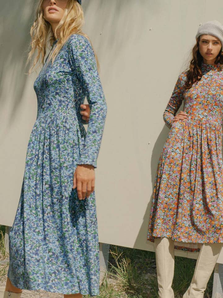 The Tmapla Midikleid - Floral Explosion Raspberry für den Großhandel von State of Georgia