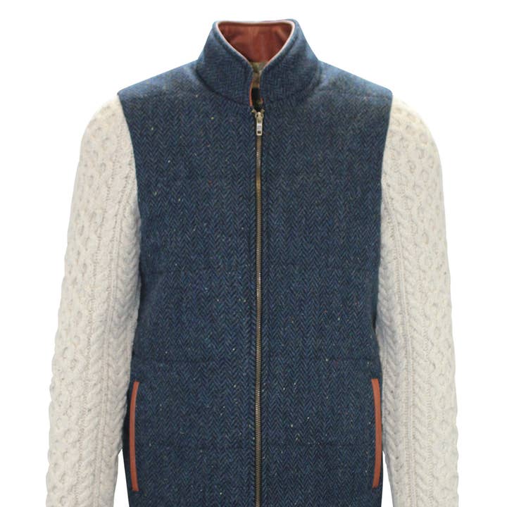 Manica a maglia intrecciata naturale blu a spina di pesce Shackleton per la vendita all'ingrosso da parte di Celtic Tweed
