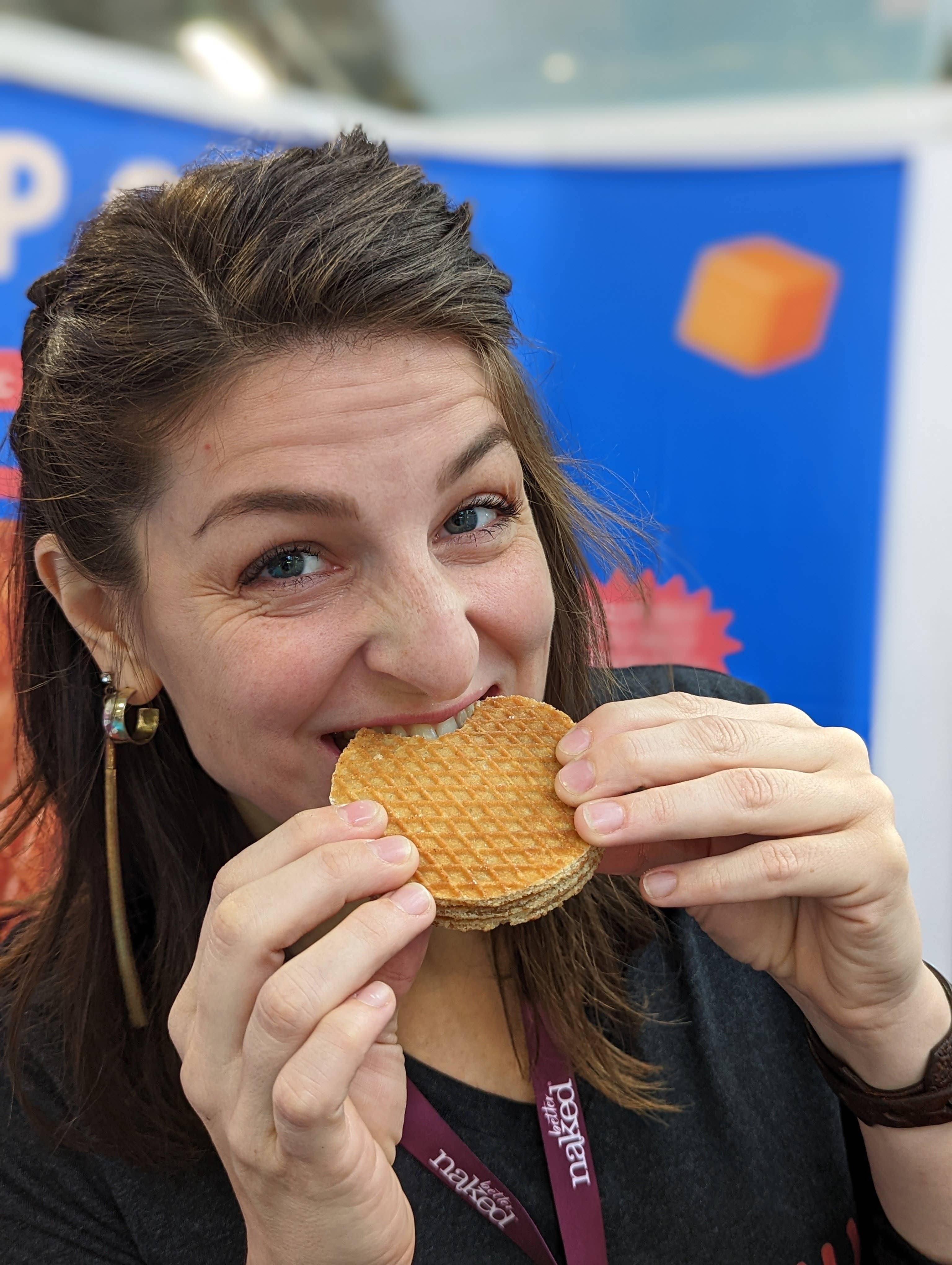 Goodness Goodies – wholesale Biscuit – Traditional Caramel Vegan Stroopwafel 12 x 2 packs 3