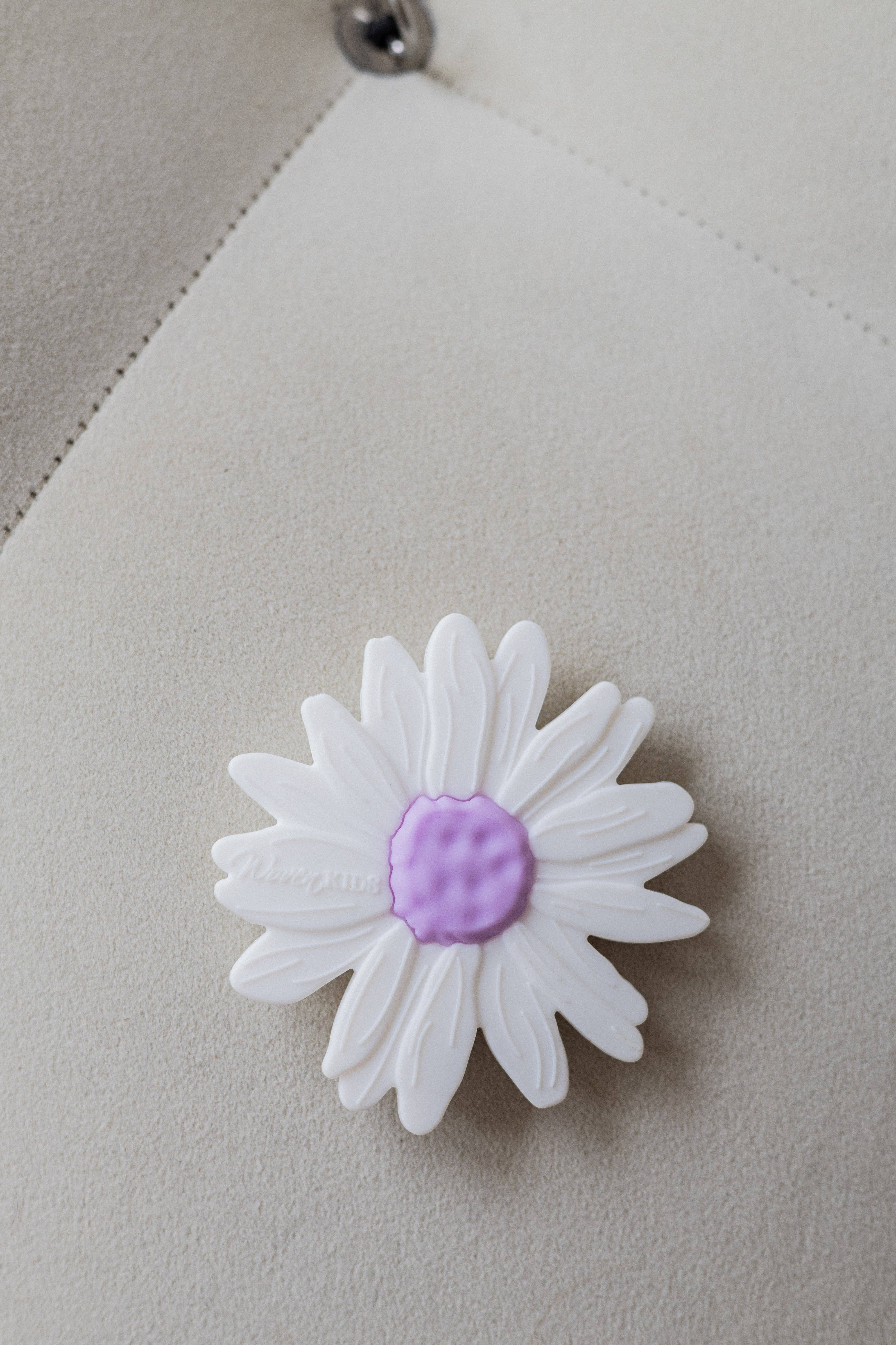 Woven Kids – Großhandel Beißspielzeug (ohne Clip) – Baby – Beißring aus Silikon, Motiv: Milk Daisy/Lilac Centre6