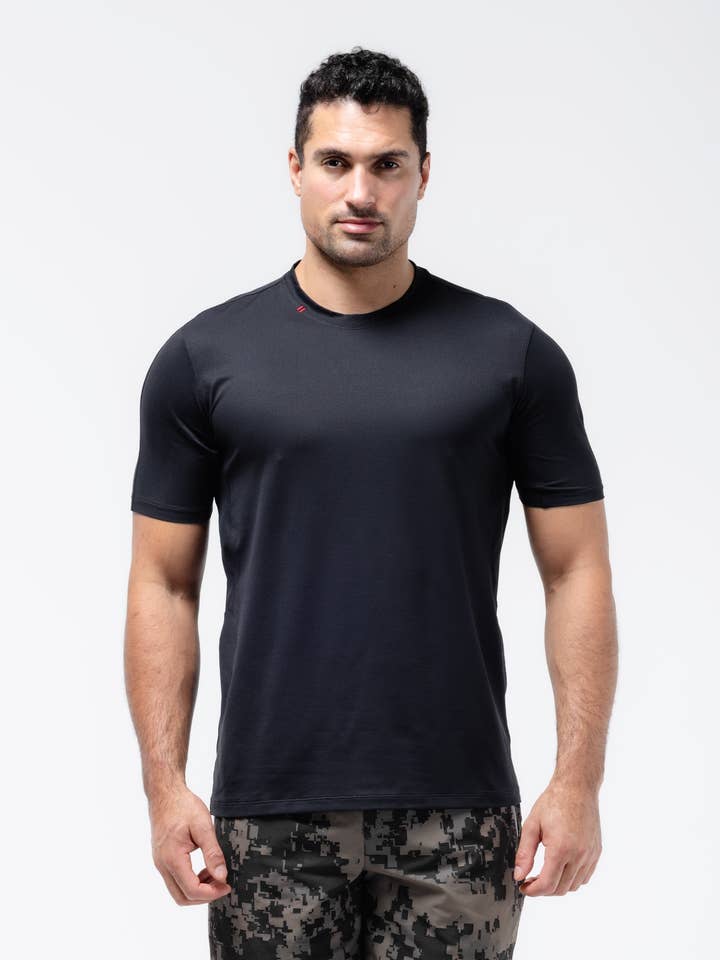 Rival T-shirt för wholesale av Black Crest