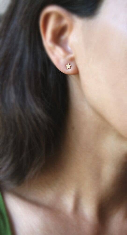 Michelle Chang - Wholesale Stud/Post Earrings - Mismatched Star Cutout Stud Earrings in 14k Gold1