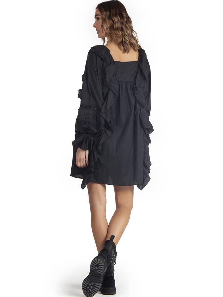 Kjole med ballonærmer og flæser for engroshandel hos ODI ET AMO