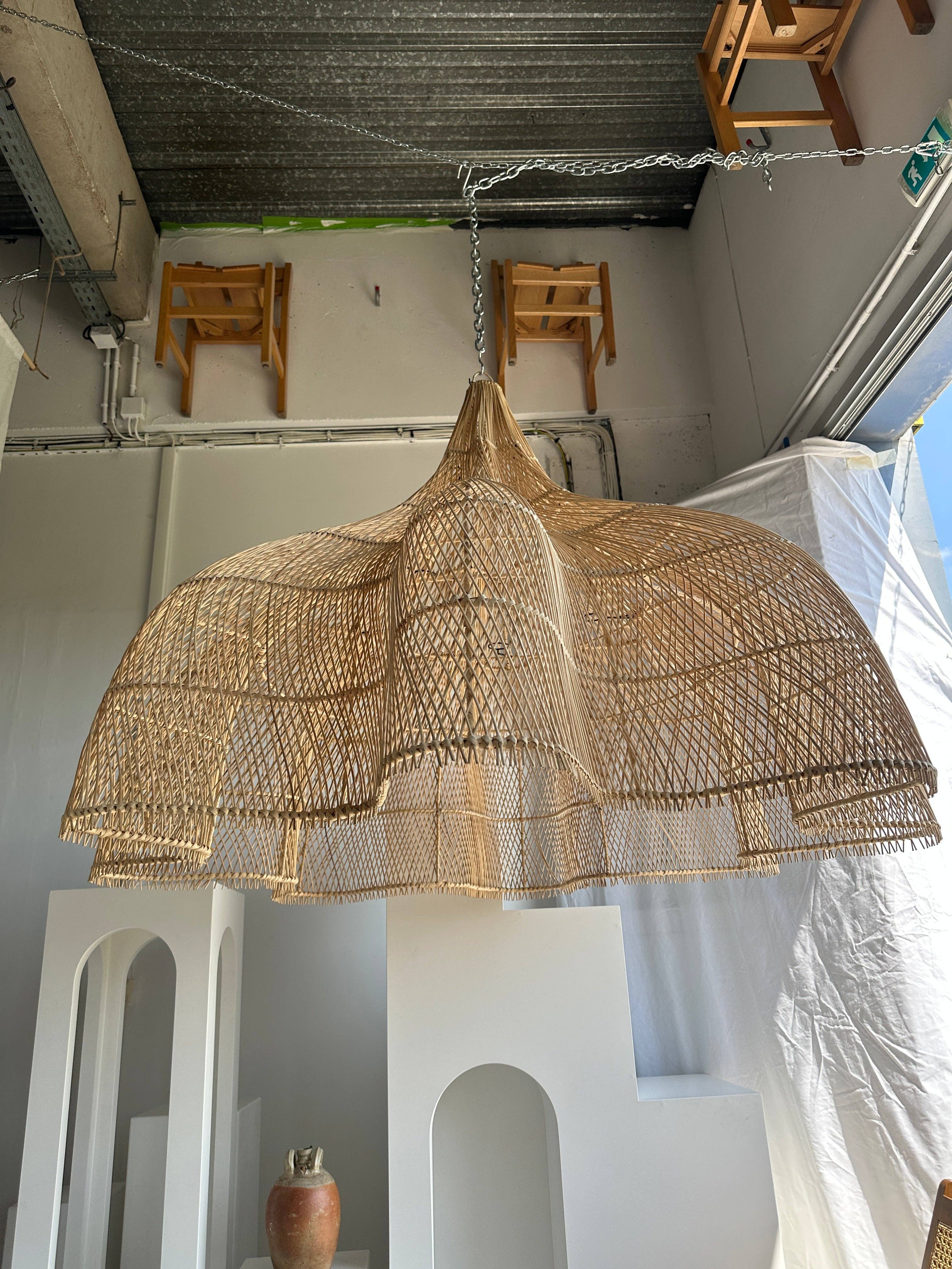 Office Objets - Wholesale Chandelier/Hanging Light - Immense rattan suspension in the shape of a flower, tulip, corolla H:1m; D:1m50157