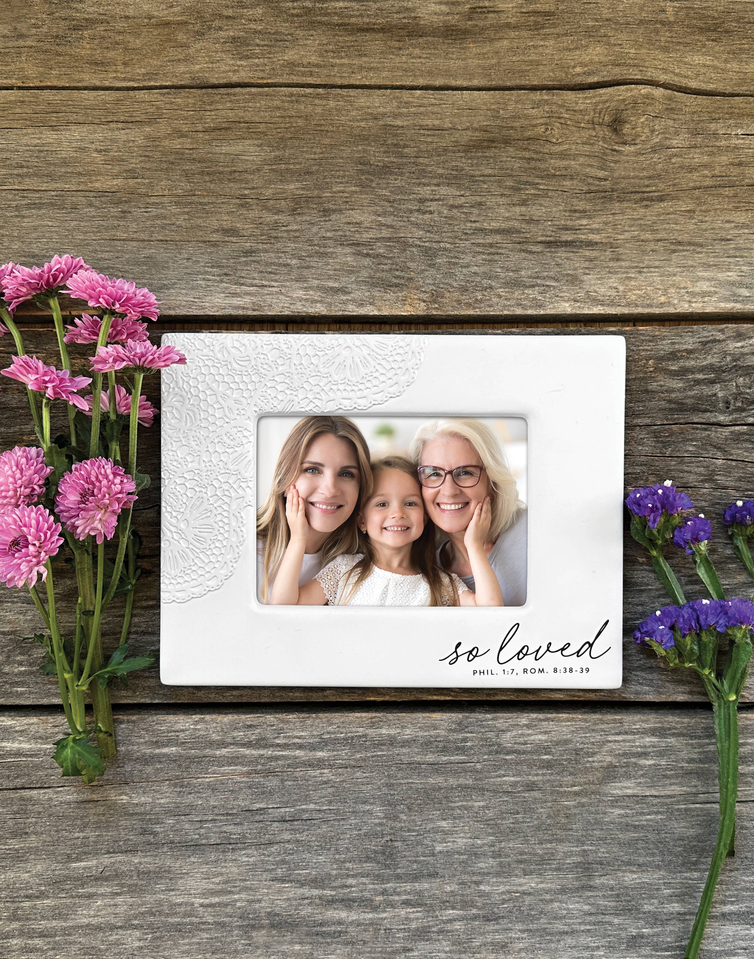 Dicksons – wholesale Picture frame – LCP Photo Frame Lace Textured So Loved1