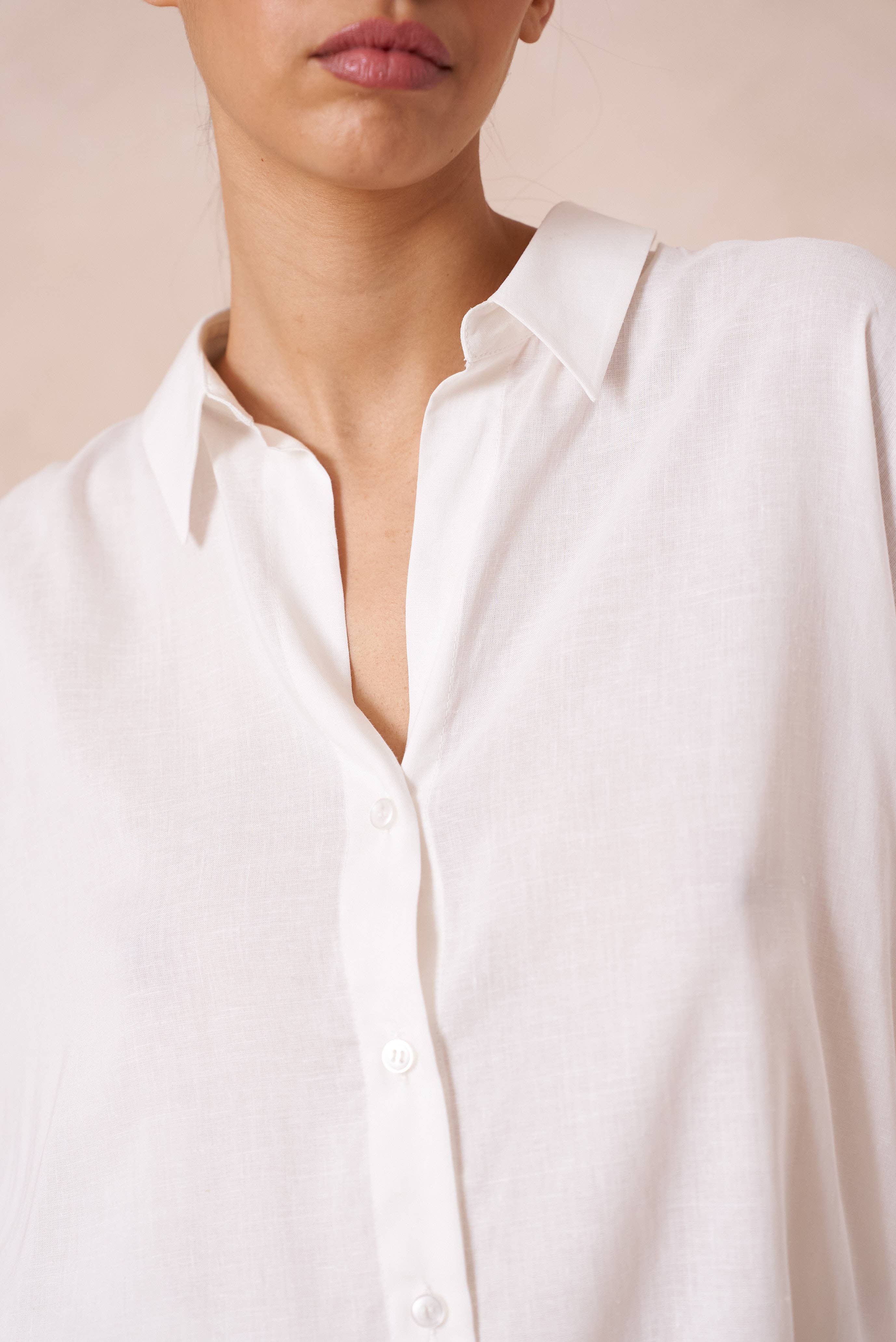 Attentif Paris - Vente Chemise à col boutonné – femme - Chemise unie avec col à revers avec du lin20