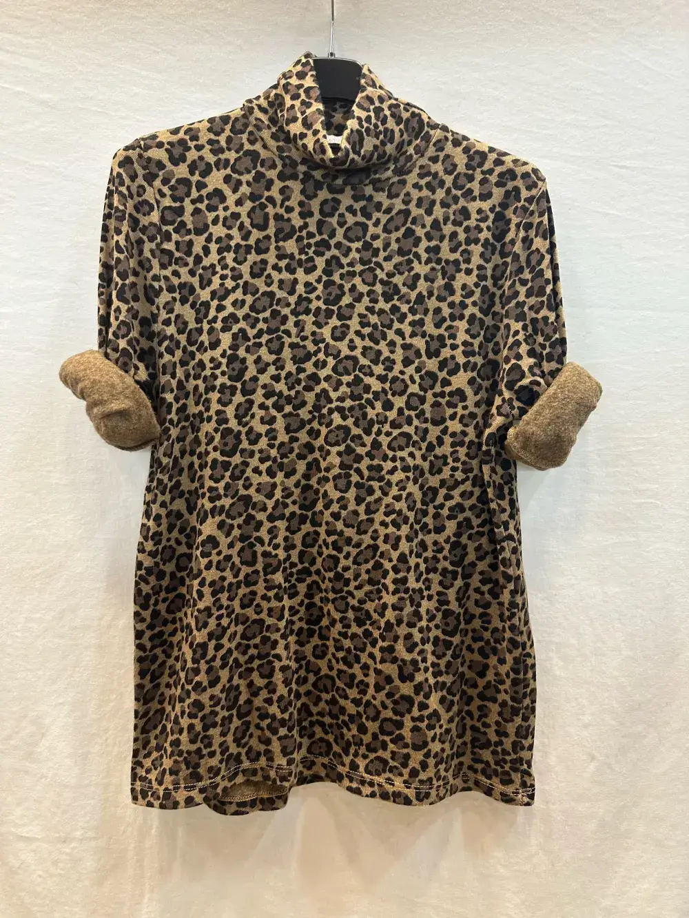 Mimi & Gogo - Wholesale T-Shirt - Women's - Leopard Turtleneck Top @5672_HLeoColChemine1