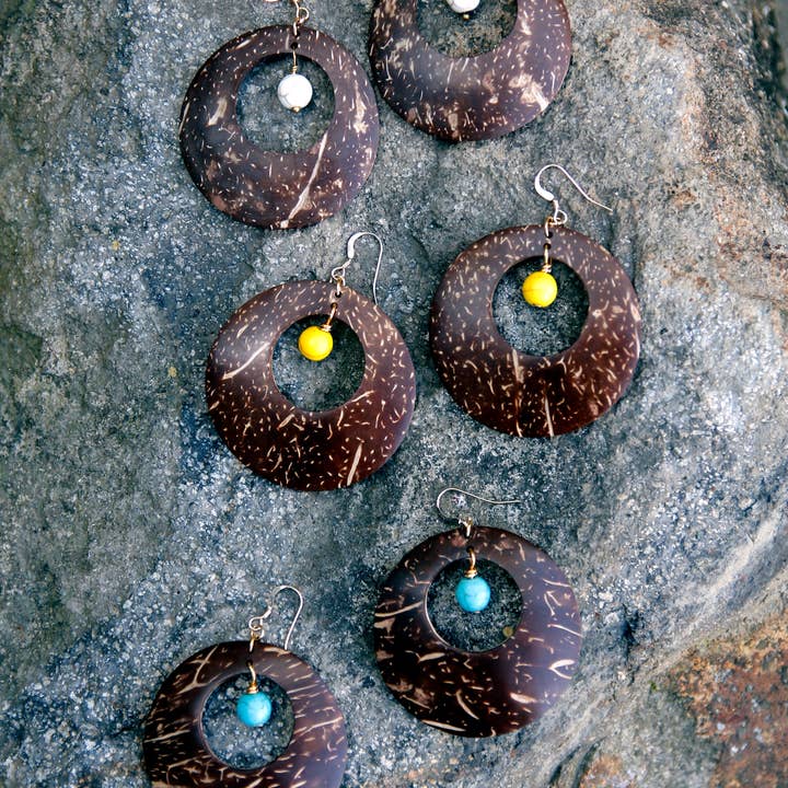 Coco & Souls – Brincos de argola por atacado – Brincos de concha de coco marrom pedra branca5