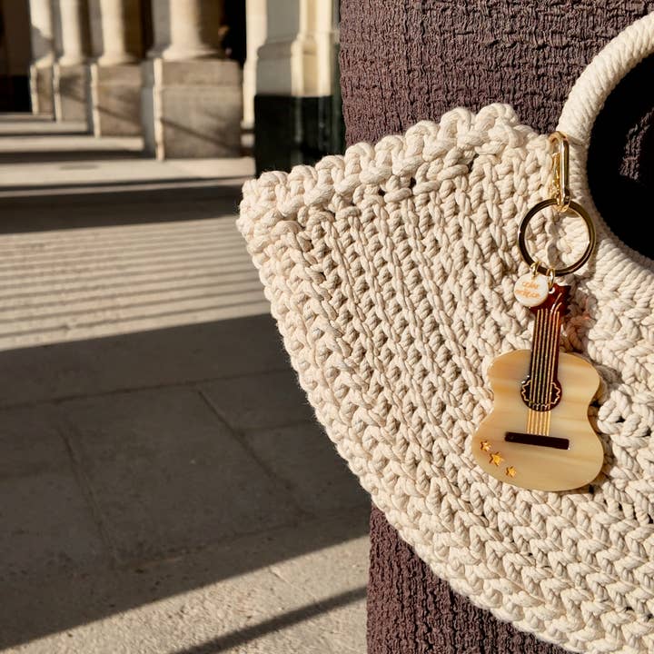 Solar Eclipse - Vendita all'ingrosso Portachiavi - Donna - Ciondolo per Borsa a Forma di Chitarra Dipinto a Mano + Portachiavi | Ecologico1