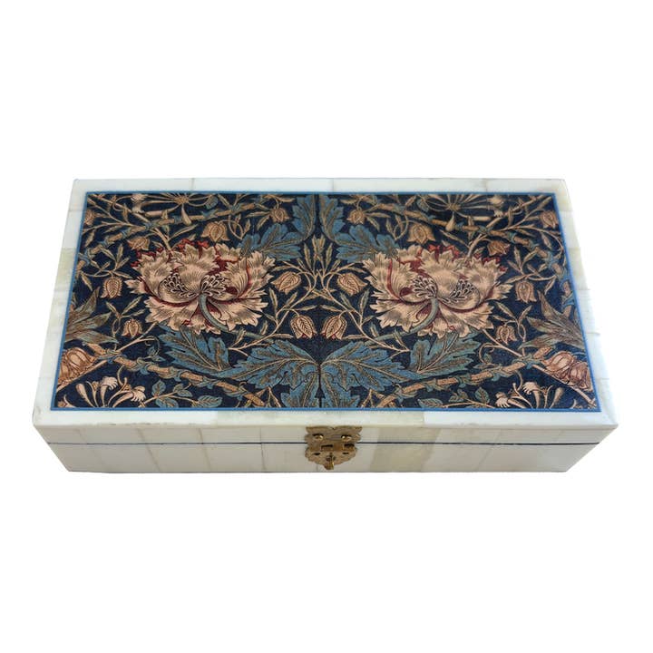 William Morris Honeysuckle Tryckta Smyckeskrin, 6-1/4" William Morris Corncockle Tryckta Smyckeskrin, 6-1/4" för wholesale av Madison Bay Co. - Historical Home Decor Reproductions