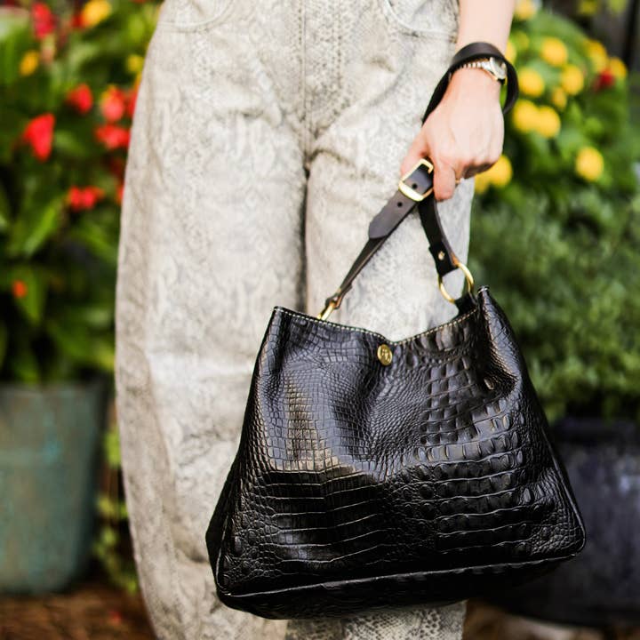 SouthLife Leather Goods - Wholesale Shoulder Bag - Women's - The Single Strap Standard Bucket12