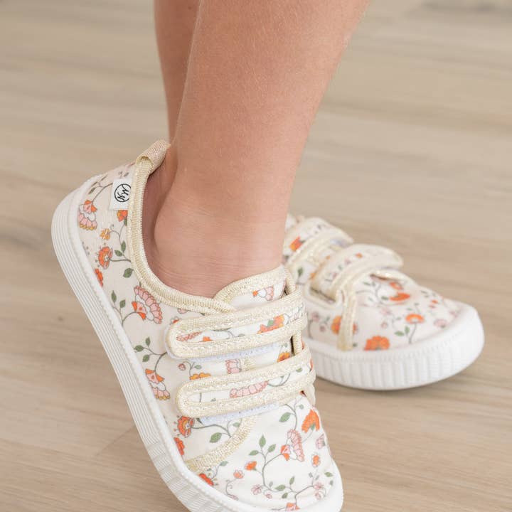 Marie Nicole Clothing - Wholesale Lifestyle Sneakers - Kids - Girls' Canvas Velcro Sneaker in Floral6
