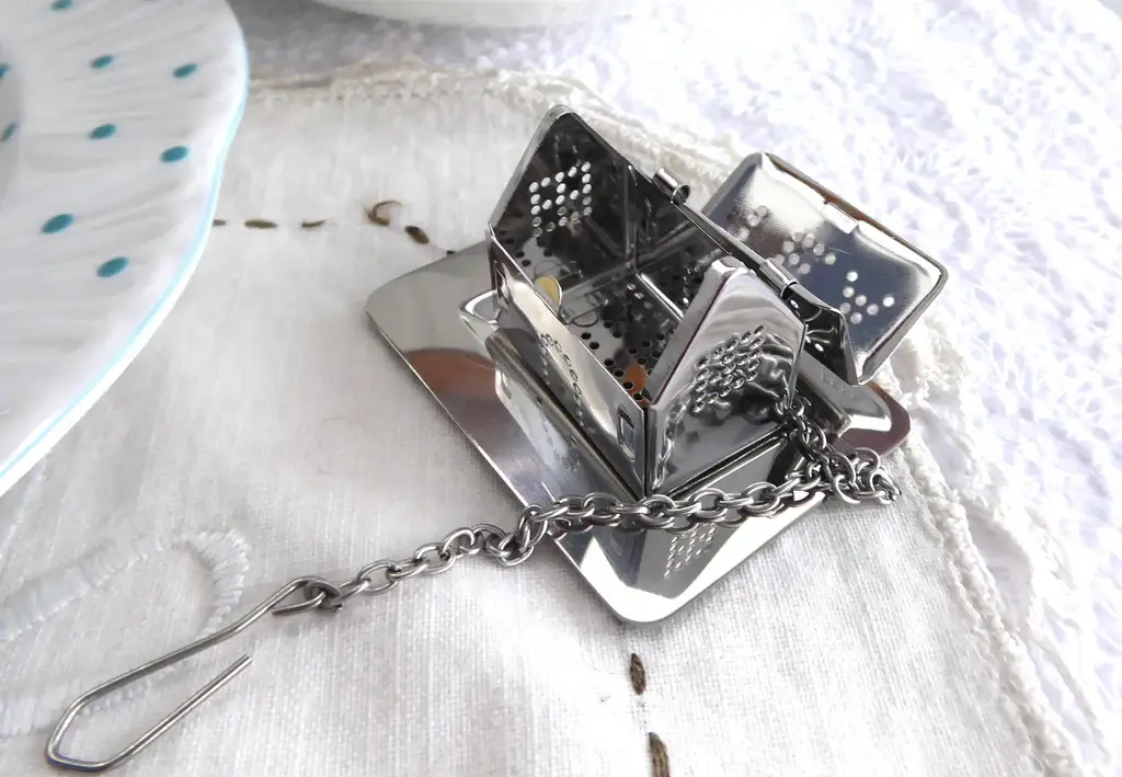 Magnifique Hearts - Venta al por mayor Colador/infusor - Infusor de té Silver House: infusión con estilo y elegancia3