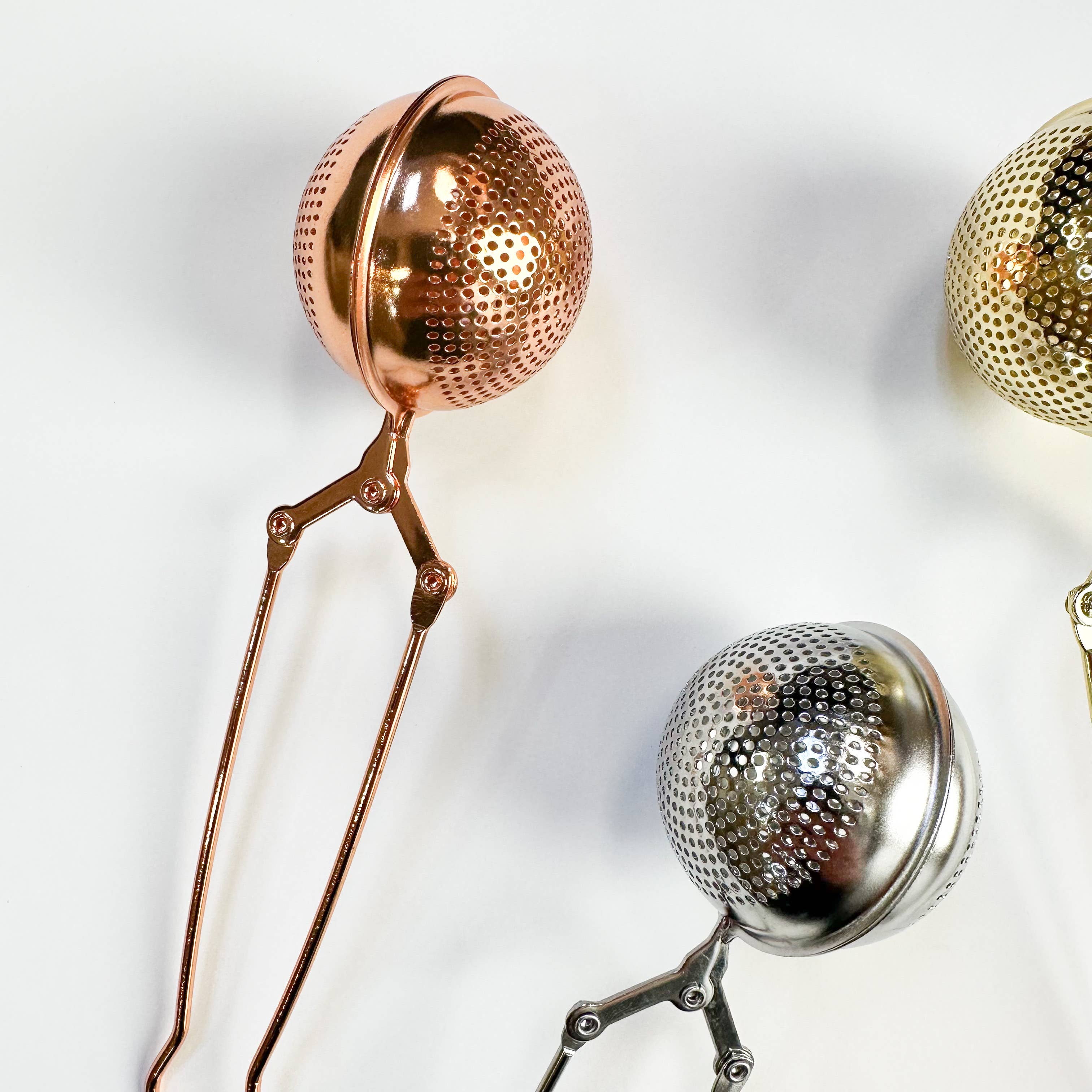 Smile Boutiques - Wholesale Tea Strainer/Infuser - Pure Stainless Steel Tea Strainer 1