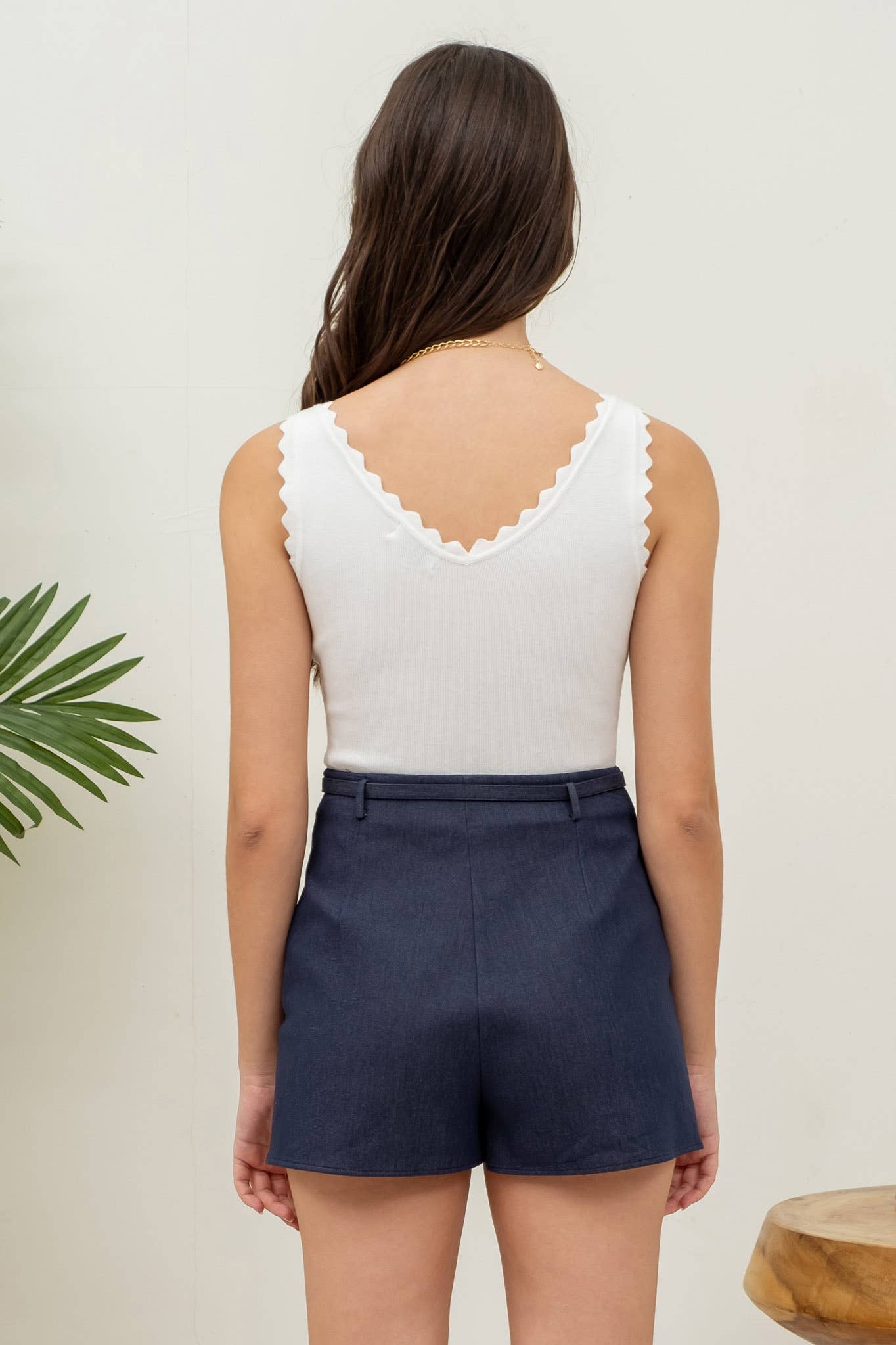 The Workshop Studio – wholesale Stickad topp - Dam – ÄRMLÖS TRÖJA MED KAMMUSSLINGSKANT STICKAD CROP TOP36