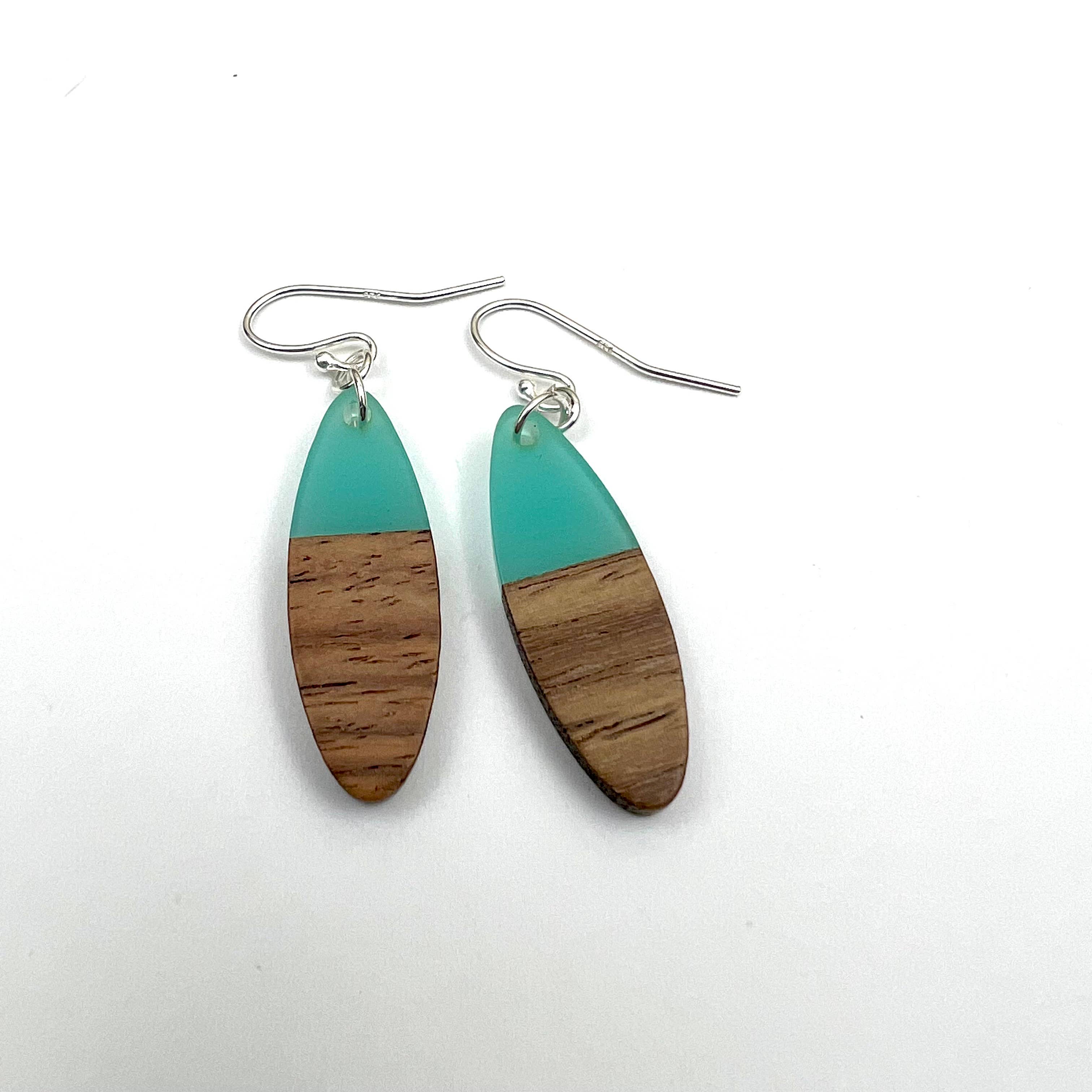Jackie Gallagher Designs - Handmade Coastal Jewelry – Großhandel Ohrhänger – Ohrhänger aus Aquaharz und Holz3