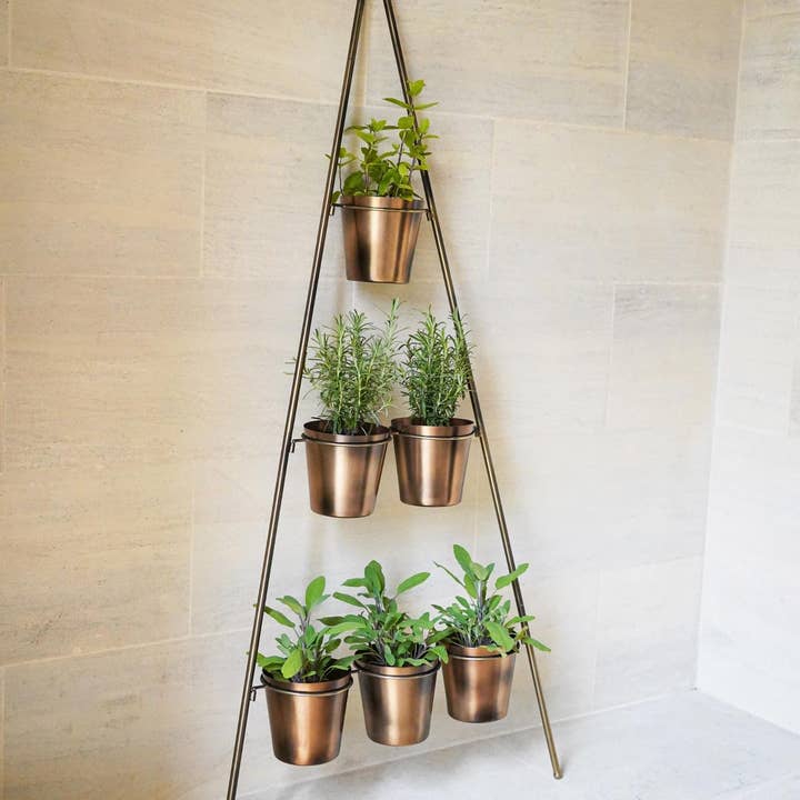 Ivyline – wholesale Wall planter – Vertical Wall Stand with Planters