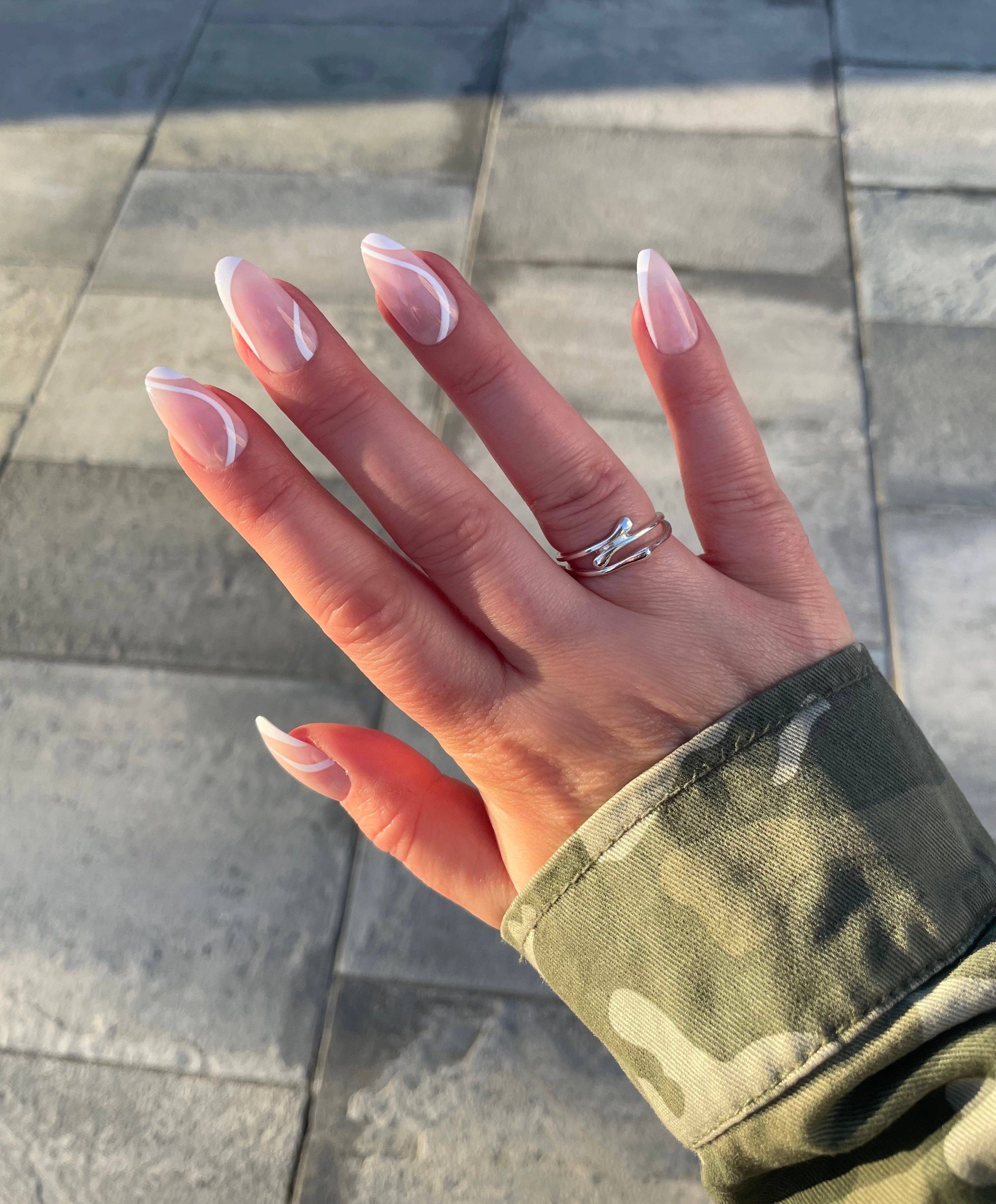 DUFFBEAUTY - Wholesale Press-On/Fake Nails - Milky Swirl, Medium almond white swirls press-on nails1