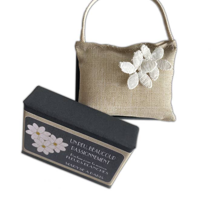 Un peu, beaucoup, passionnément - Petit coffret - Ivoire pour la vente par Maryse a paris