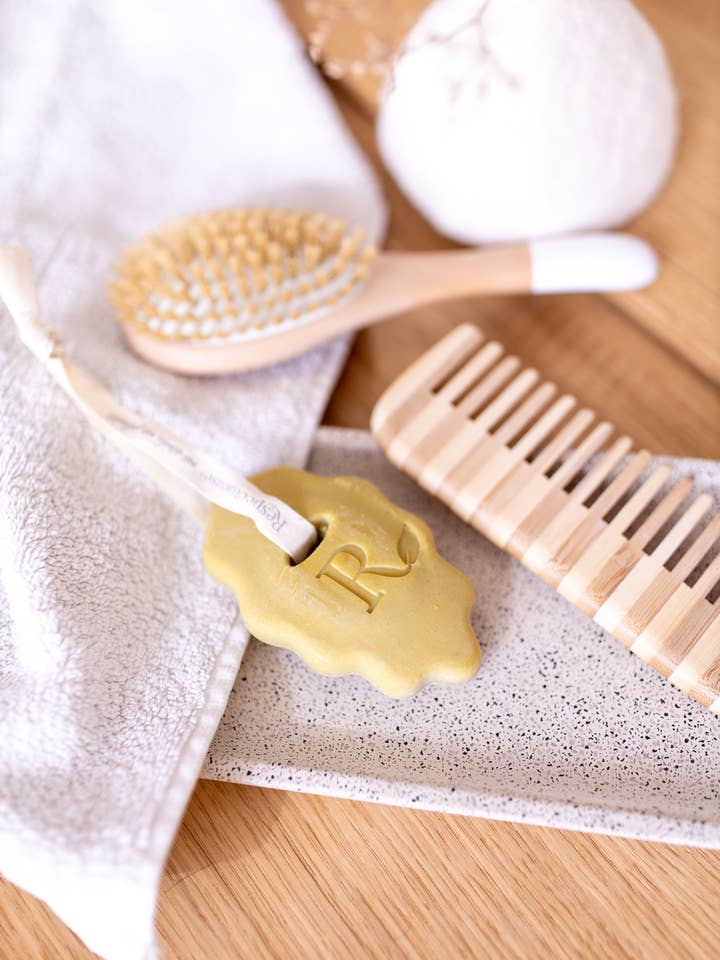 ECLAT & PROTECTION organic solid shampoo - colored hair for wholesale by Respectueuse