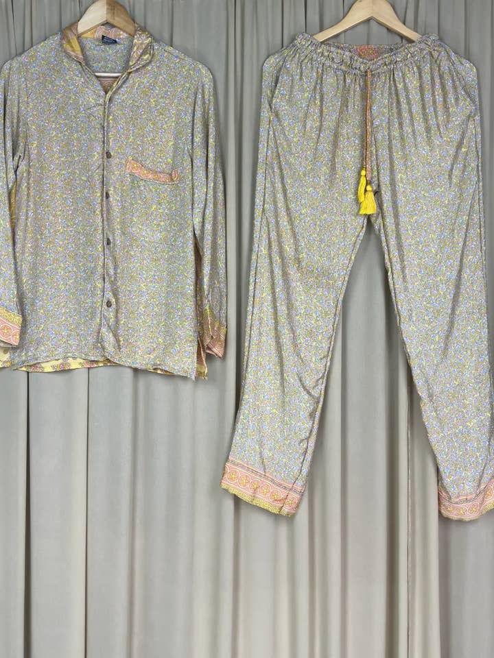 Genbrug Silke PJ Sæt, Silke Loungewear Pyjamasæt, S / M Størrelse for engroshandel hos The Eastern Loom