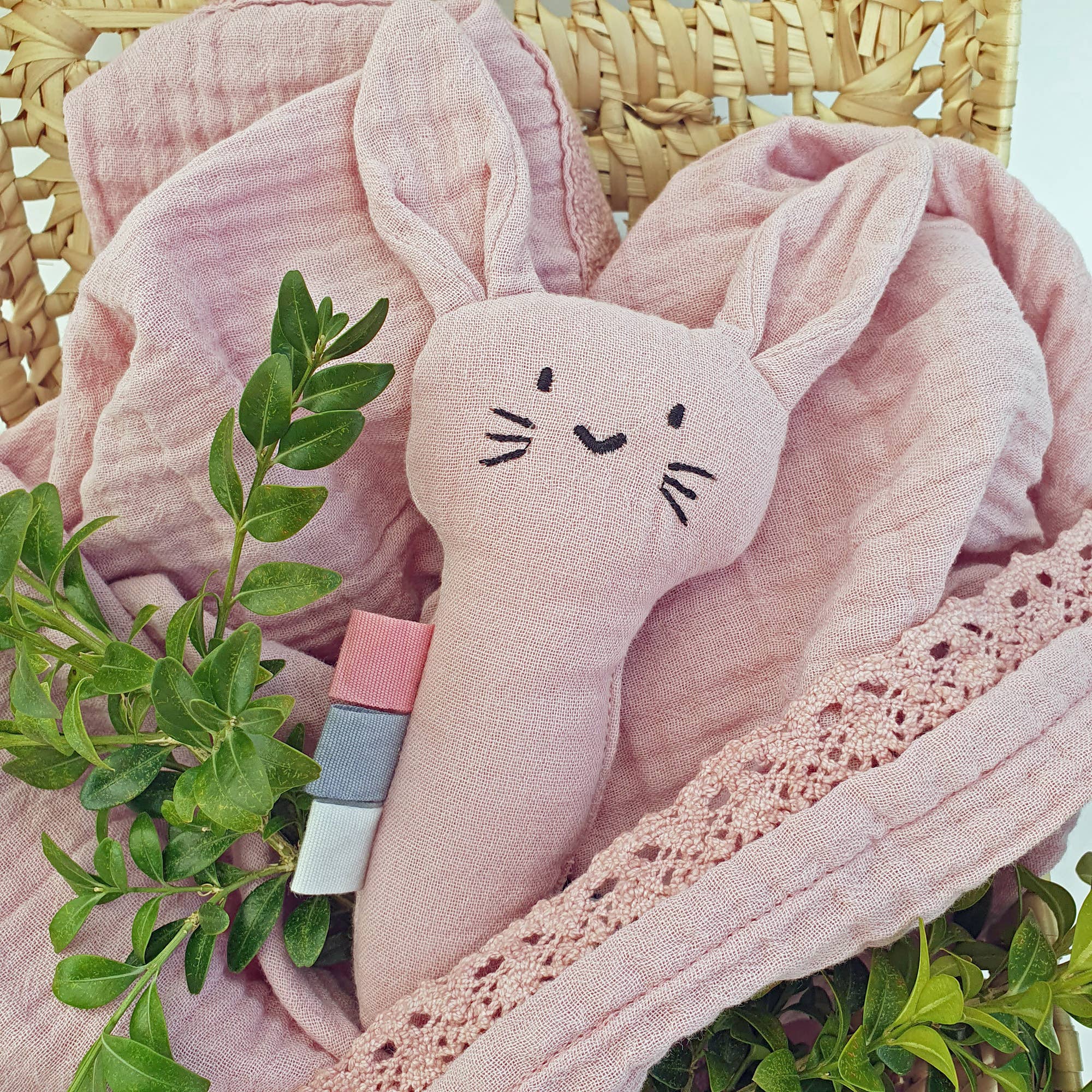 Summerville organic – Engroshandel Rangle - Baby – Økologisk blød raslekanin i sart mauve6