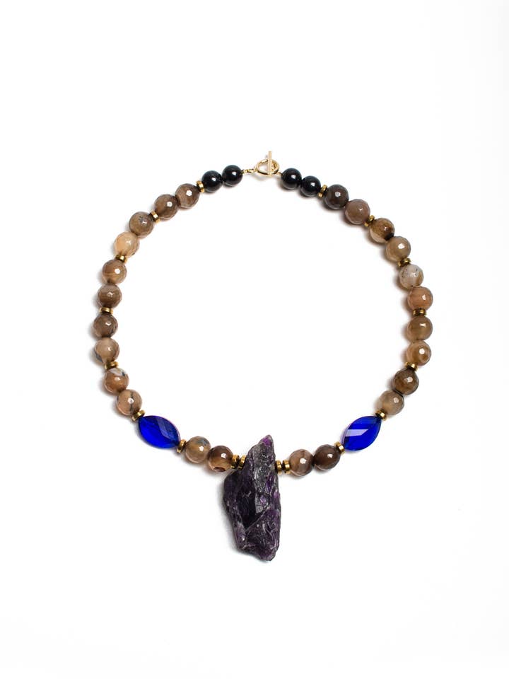Handgefertigte Edelsteinkette / Amethyst und Achat für den Großhandel von MAISON ATLAS
