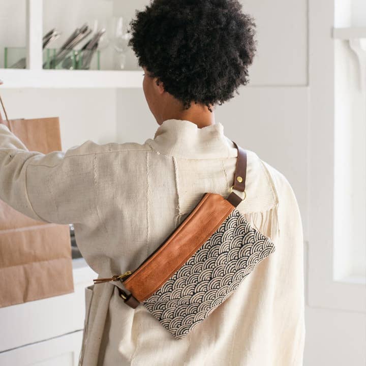 Grace Design – Engroshandel Bæltetaske - Dame – Avalon Bæltetaske - Bølger3