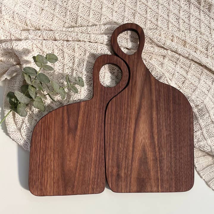 Service de charcuterie Roméo et Juliette en noyer pour la vente par Studio Julien