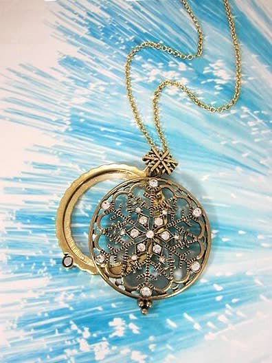 Snowflake 6 Times Magnifier Magnifying Glass Top Sliding Mag for wholesale by TheTizana