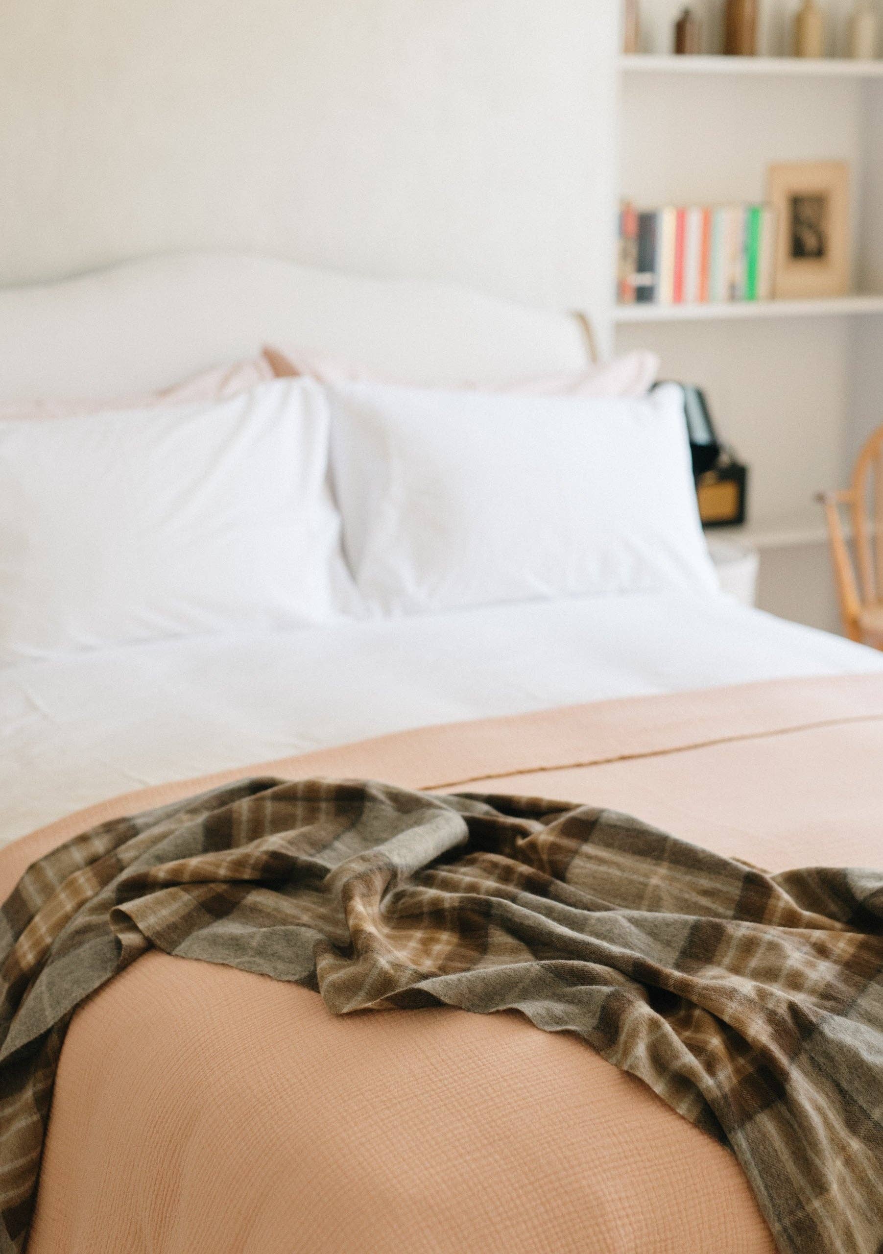 TBCo - Wholesale Decoratiedeken - Lambswool Kleine Deken in Mackellar Tartan1