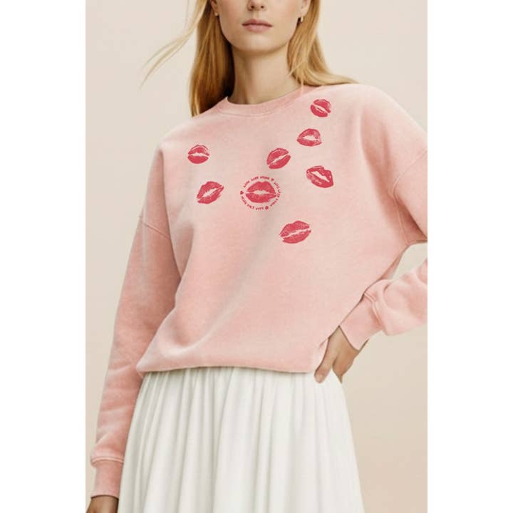 KYSSEMÆRKE LÆBER GRAFISK MINERALVASKET SWEATSHIRT for engroshandel hos VINTAGE POINT USA