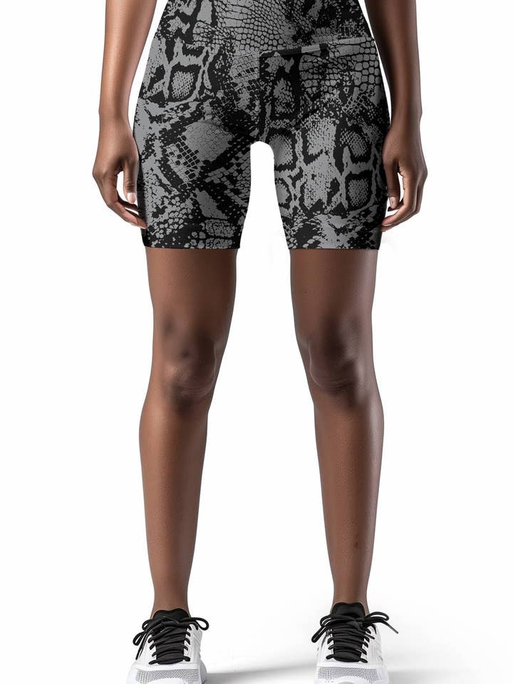 Aspire Karen Graue Schlangenhaut-Print Athletische Yoga-Biker-Shorts - Damen für den Großhandel von Pineapple Clothing