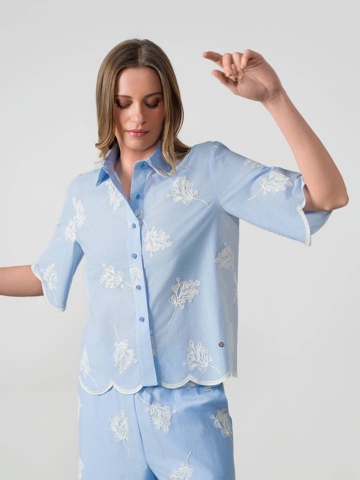 Camicia a maniche corte in voile di cotone ricamato per la vendita all'ingrosso da parte di Etiem