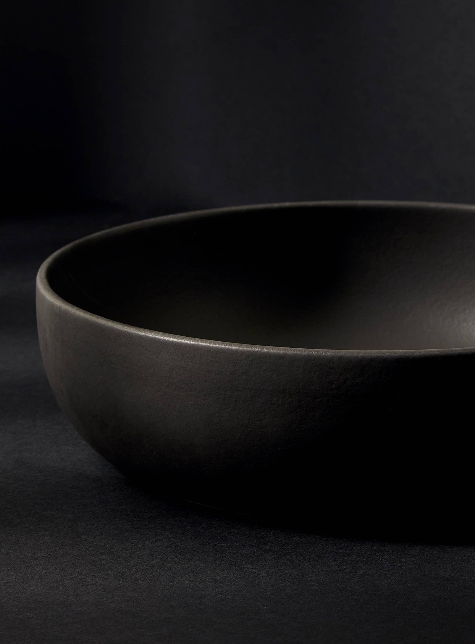 GHARYAN Stoneware & Olive Wood Tableware | Ships from USA - Wholesale Serve Bowl - Stoneware Shallow Serving Bowl | EWA 60 oz8