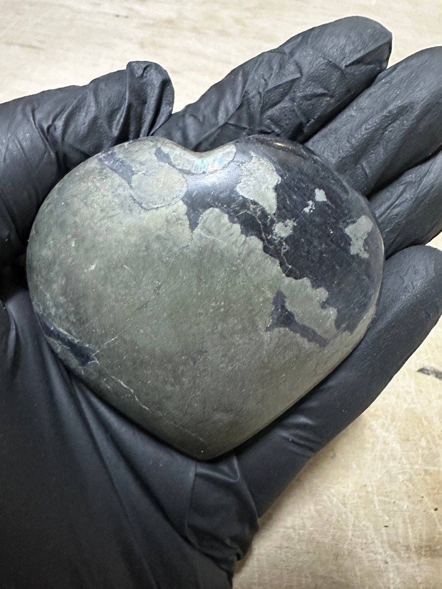 Crystal River Gems LLC – wholesale Andlig sten/kristall – Antal 1 - Pyrit Puffy Heart/2-4" AVG1