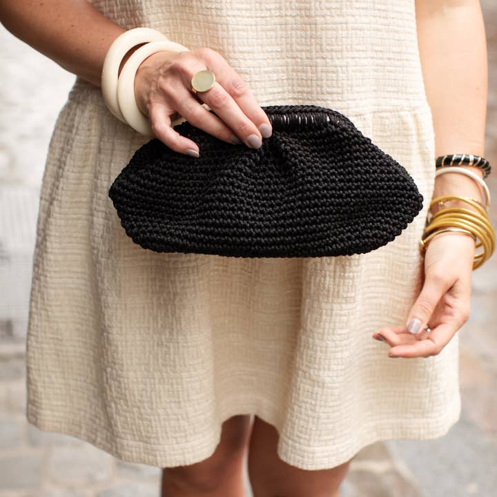 Schwarze Geldbörse, gehäkelte Hochzeitstasche für den Großhandel von AND-selects Artisan Elegance