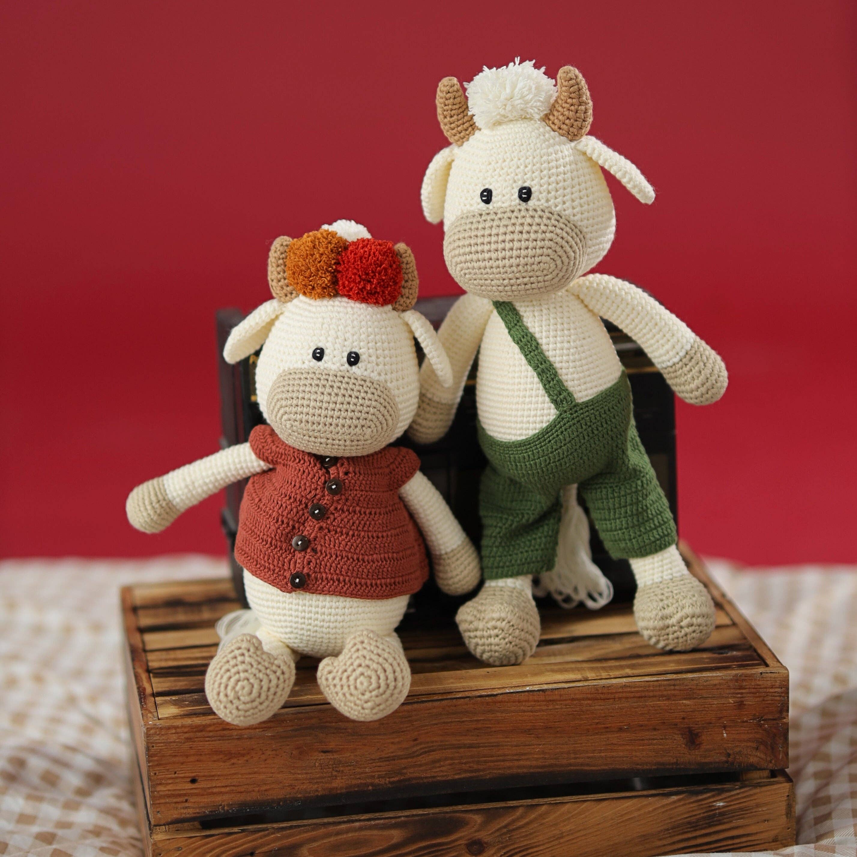 Giramisu Canada – wholesale Stuffed/plush toy – Kids & baby – Lulu The Cow - handmade crochet animal1