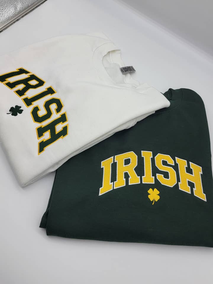 IRISH hoodie, IRISH broderad hoodie, anpassad IRISH hoodie, broderad IRISH Crewneck hoodie, söt St. Patricks IRISH hoodie för wholesale av PLom 614 Designs & Apparel