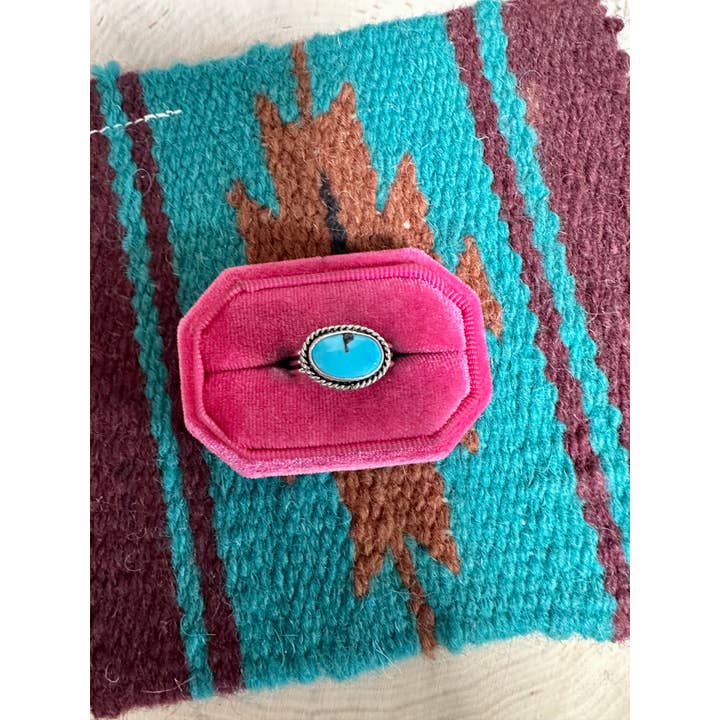 Nizhonitradersllc - Wholesale Cocktail/Statement Ring - Beautiful Navajo Sterling Silver & Turquoise Single Stone Ring Signed